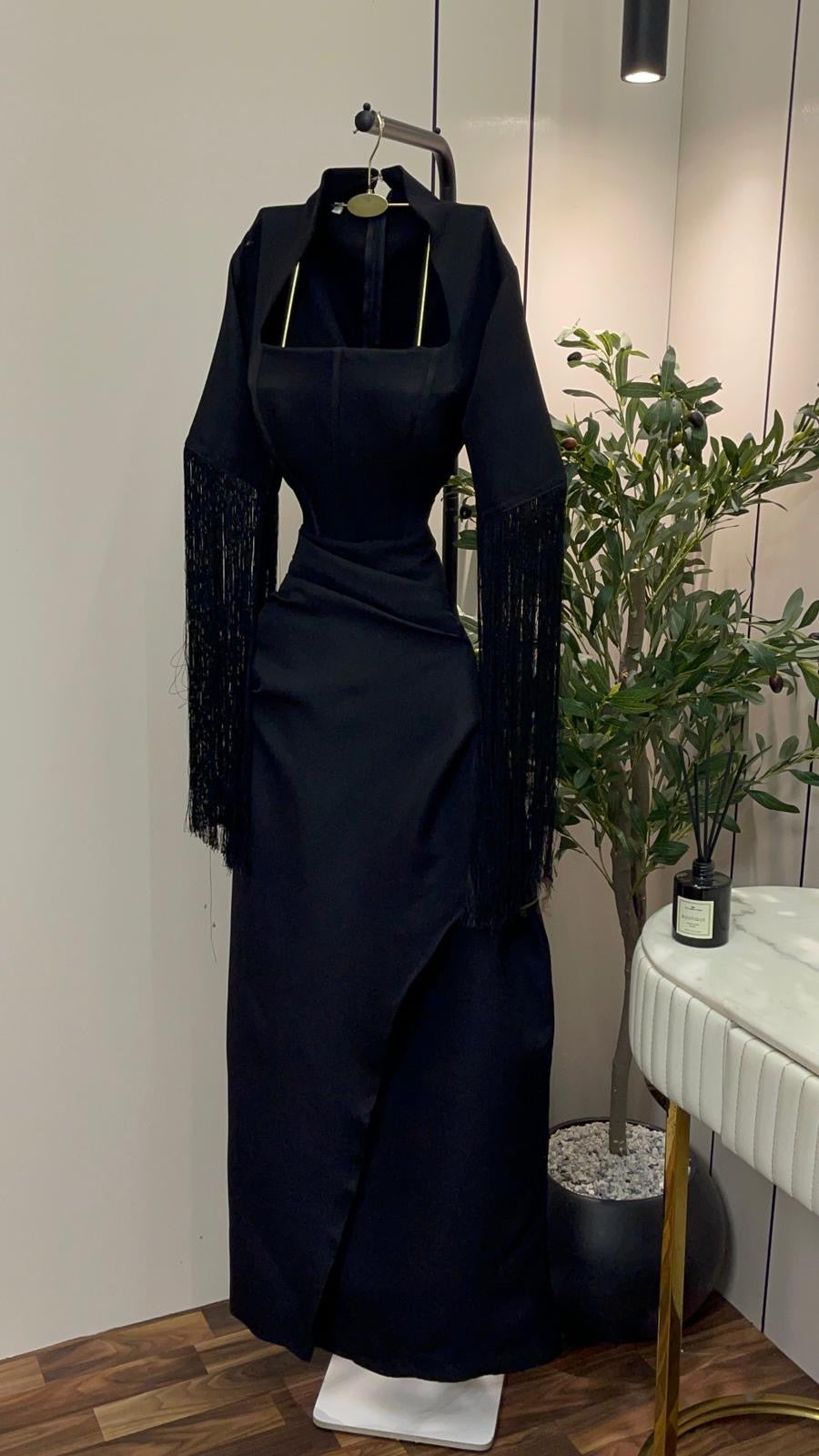 فستان أسود هدب فاخر