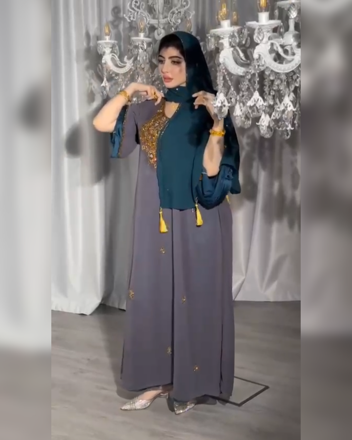 مخور موديل المرايا رصاصي مع شال تركواز