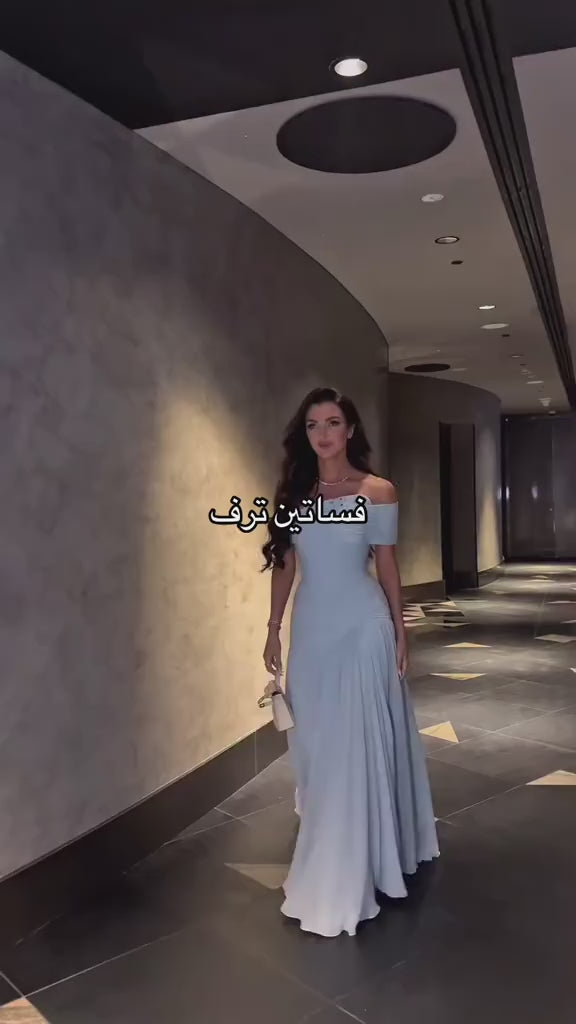 فستان أزرق سماوي - فيديو