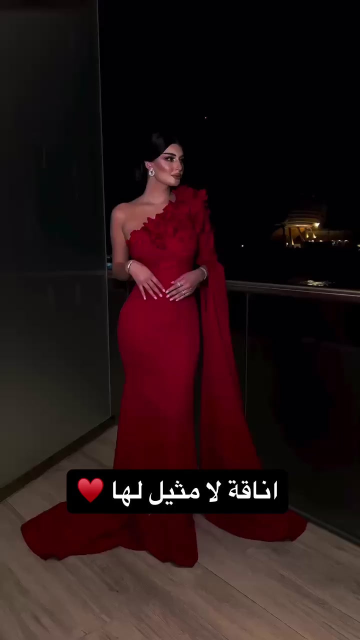 فستان أحمر لحن - فيديو